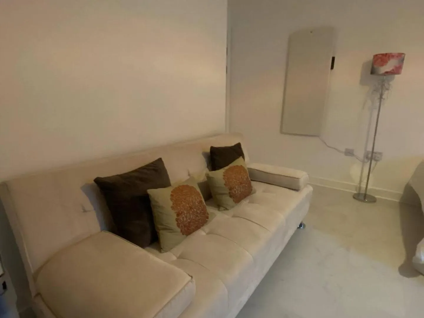 Homestay Xl Bright Room+Parking+Fridge+Micro - 20Min London Bridge - 3 Min Walk To Train/Bus Station United Kingdom